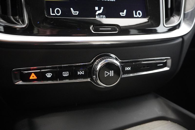 Volvo V60 2,0 D4 POLESTAR INSCRIPTION - fotka 27 z 35