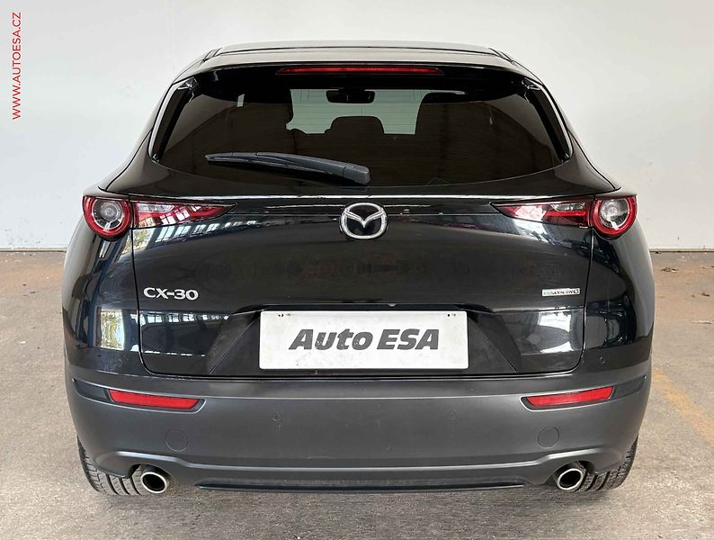 Mazda CX-30 (2022) 2.0 Skyactiv, 2.maj, Navi - fotka 5 z 17