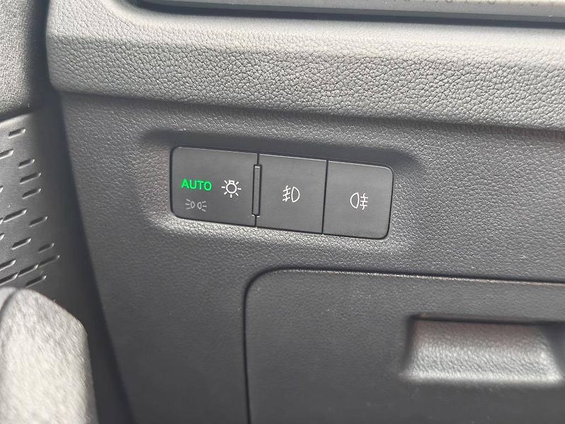 Škoda Octavia Ambition 6MP 2,0TDI - fotka 18 z 22