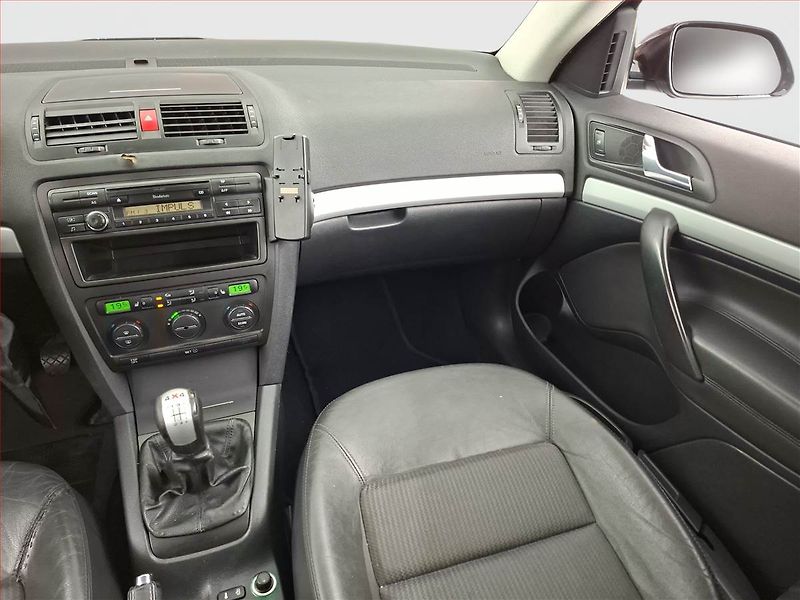 Škoda Octavia (2007) 2.0 TDI, 4X4, po STK, Tažné - fotka 8 z 14