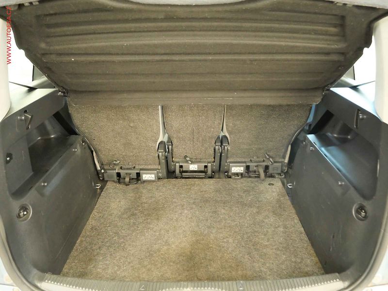 Škoda Roomster (2008) 1.2i, AC, TZ, STK7/28 - fotka 7 z 17