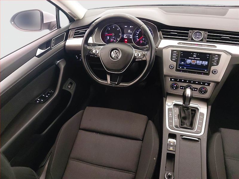 Volkswagen Passat (2017) 2.0 TDI, Automat, Tempomat - fotka 7 z 17