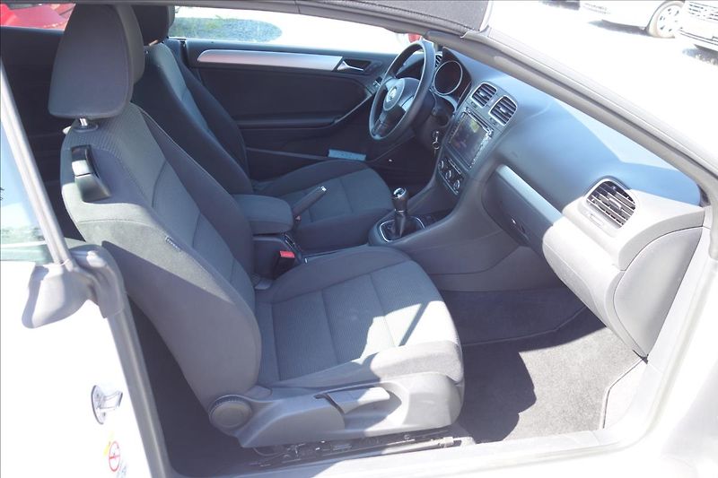 Volkswagen Golf 1,2 TSi 77KW, SERVISNÍ KNIHA. - fotka 10 z 48