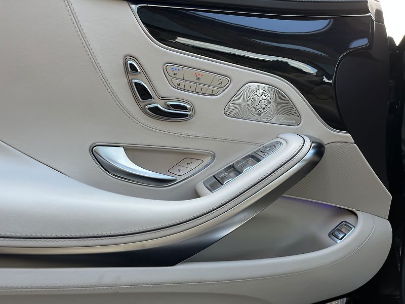 Mercedes-Benz Třídy S Třída S 500 4MATIC kupé - fotka 13 z 18