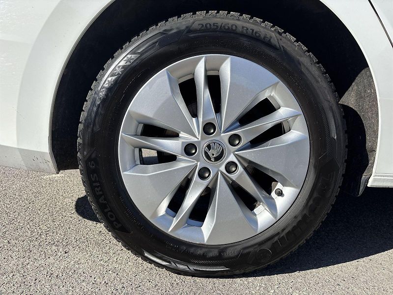 Škoda Octavia (2022) 2.0 TDI Ambition + - fotka 28 z 33