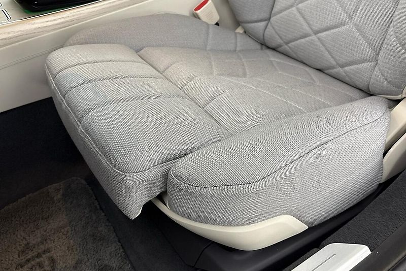 BMW i7 xDrive60 - fotka 16 z 27
