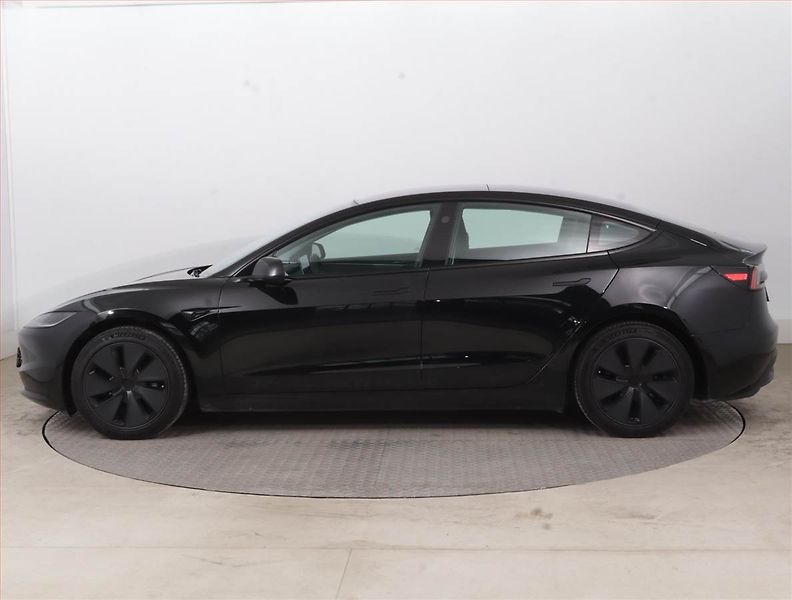 Tesla Model 3 (2024) Standard Range LFP, SoH 95% - fotka 3 z 22