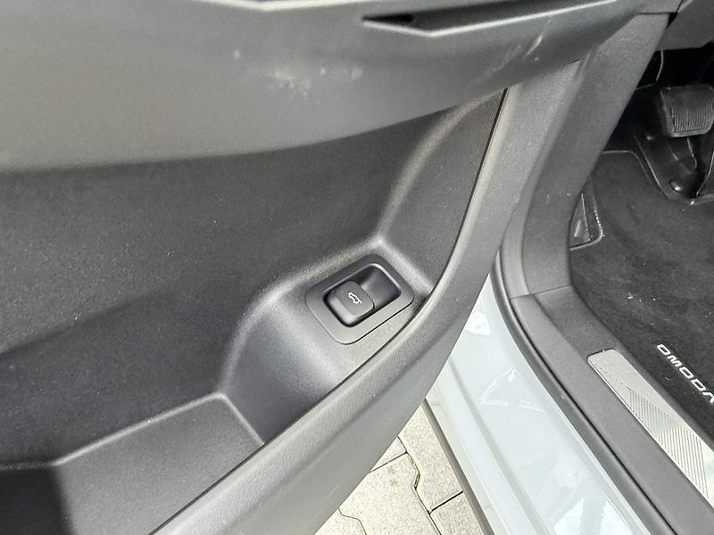 Omoda 9 (2026) Premium 1.5TGDI PHEV AWD - fotka 11 z 27