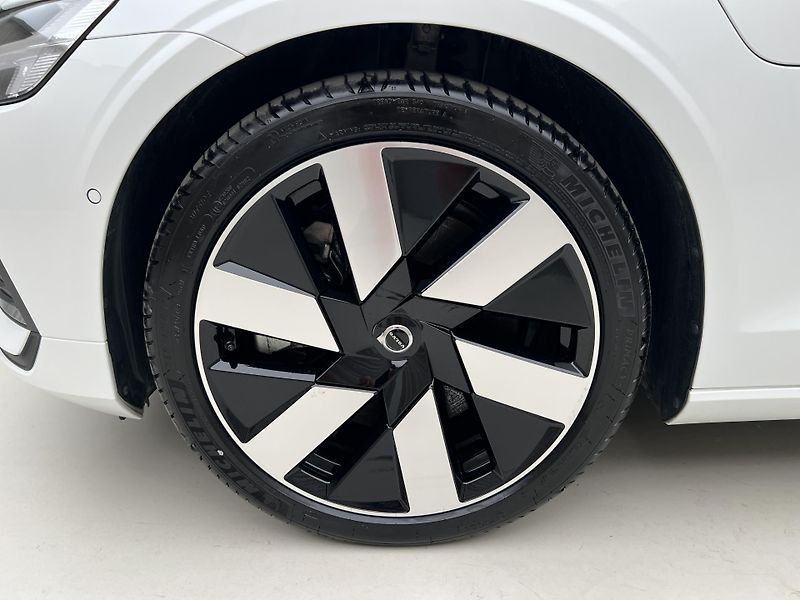 Volvo V60 T6 AWD ULTRA BRIGHT AUT - fotka 15 z 46