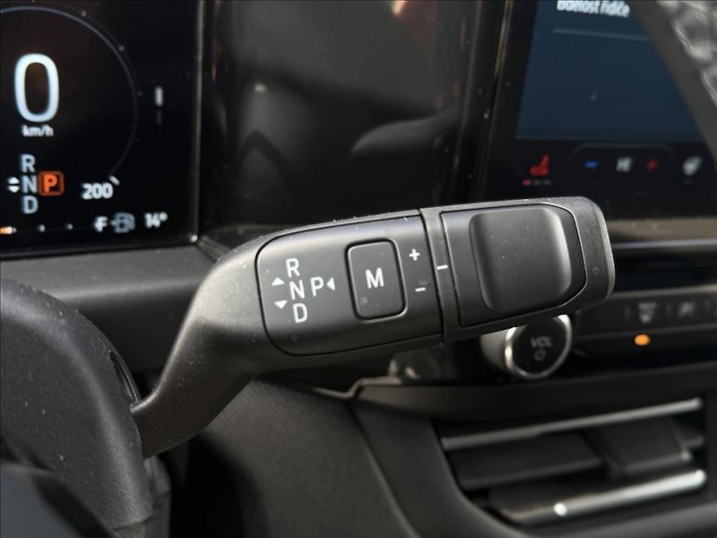 Ford Tourneo Custom 2,0 EcoBlue 125 kW Titanium L2 - fotka 30 z 32