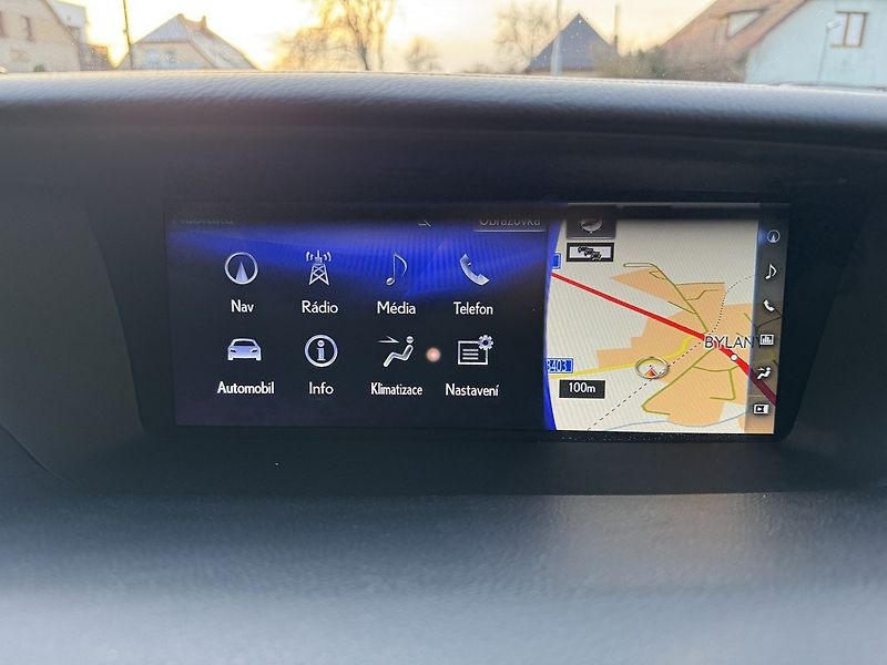 Lexus GS 450h (2018) 3.5i Hybrid LED Navi Kamera - fotka 13 z 49