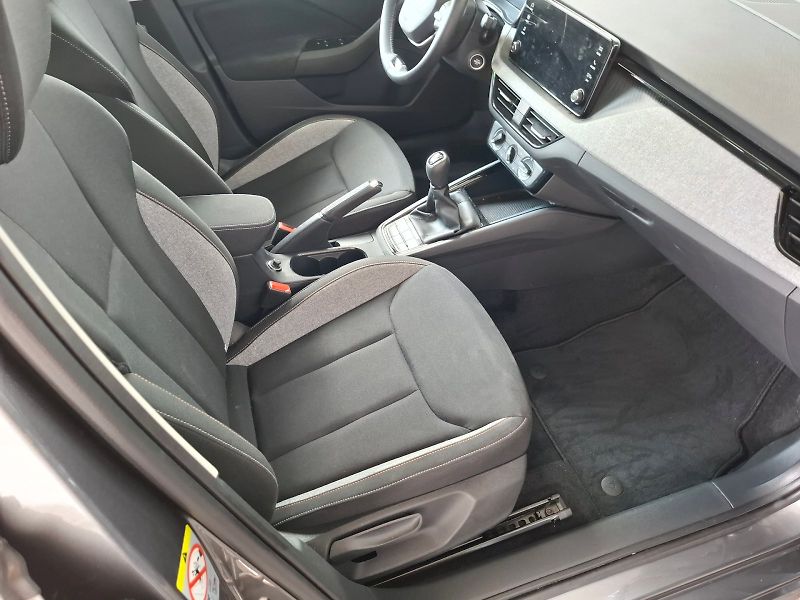 Škoda Kamiq (2025) SELECTION TSI 85/1.0 M6F - fotka 19 z 29