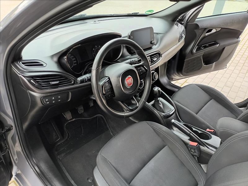 Fiat Tipo 1,6 MJT,KLIMA,NAVI,VÝHŘEV - fotka 16 z 45