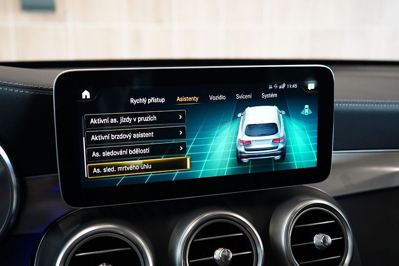Mercedes-Benz GLC 300d 4M AMG, Nezávislé, Tažné - fotka 33 z 48