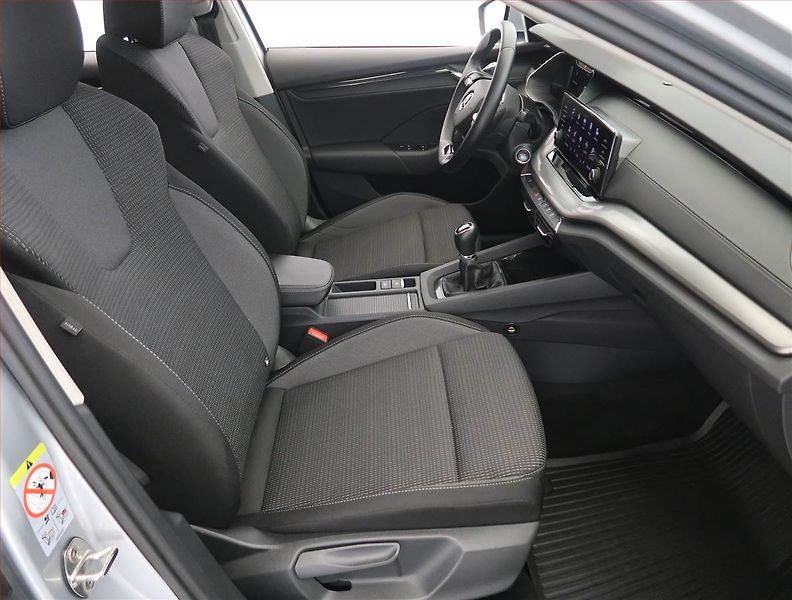 Škoda Octavia (2023) Ambition 2.0 TDI, ČR,1.maj - fotka 9 z 23