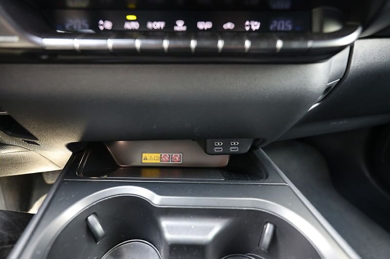 Lexus UX 300h 300H 2.0 HEV BUSINESS TECH - fotka 13 z 22