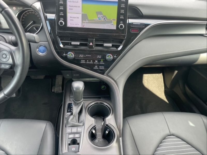 Toyota Camry 2,5 Hybrid Prestige AT - fotka 10 z 11