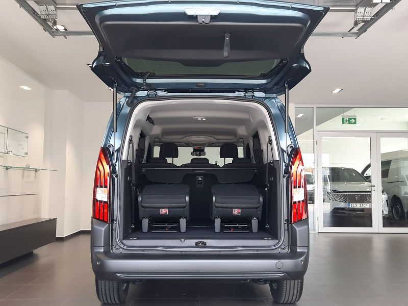 Peugeot Rifter (2026) LONG ALLURE BlueHDi 130 MAN6 - fotka 9 z 16