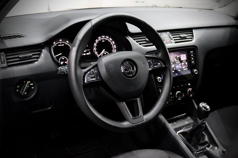 Škoda Octavia 3 FL Combi 1.4 TSI 110 kW - fotka 13 z 30