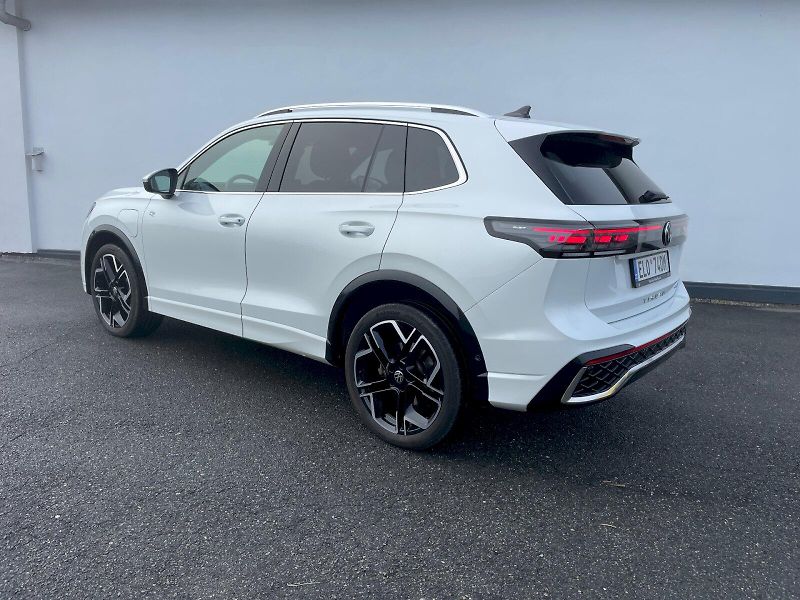 Volkswagen Tiguan (2025) R-LINE 1,5 TSI 130 KW EHYBRID - fotka 12 z 55