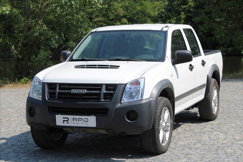 Isuzu D-Max 3.0 TD / 4x4 / 120kW / Tažné - fotka 3 z 36