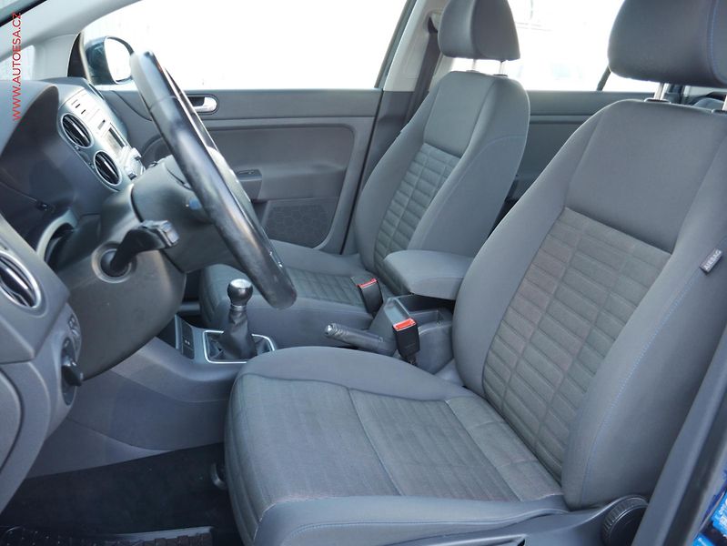Volkswagen Golf Plus (2007) 1.4i, AC, výhřev sed - fotka 9 z 17