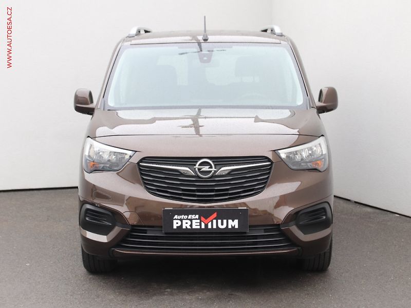 Opel Combo (2019) 1.2T, 2.maj,ČR, AC, tempo - fotka 2 z 3