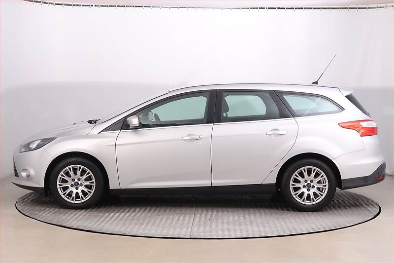 Ford Focus (2013) 2.0 TDCi, Navi, Tempomat - fotka 3 z 19