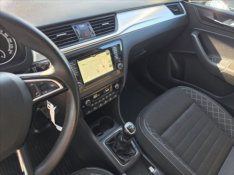 Škoda Rapid 1,0 TSi 70KW Drive NAVI ALU - fotka 13 z 40