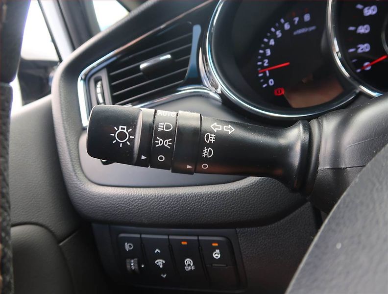 Kia Ceed (2016) GT Line 1.0 T-GDI, Navi - fotka 19 z 22