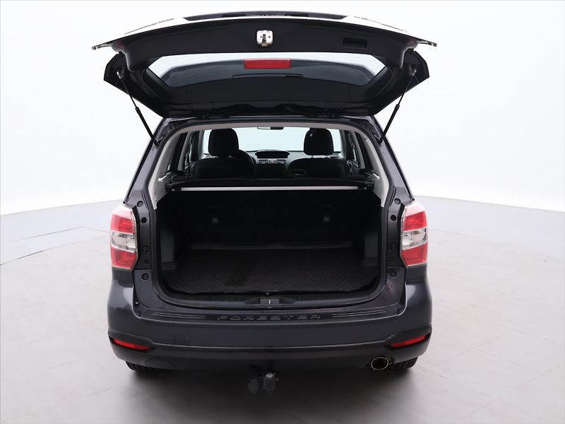 Subaru Forester 2,0 D-L 108kW CZ Sport - fotka 9 z 34