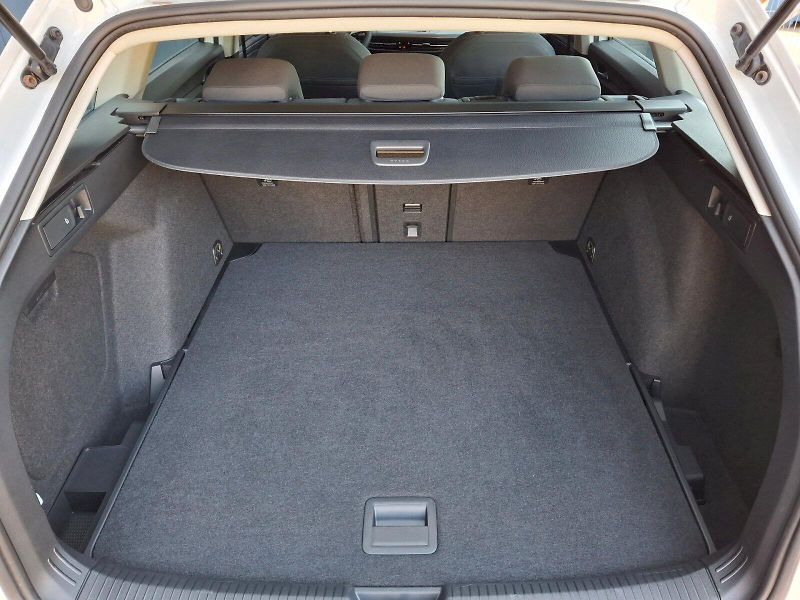 Volkswagen Golf (2022) Variant Style 1,5TSi 96kW - fotka 8 z 35