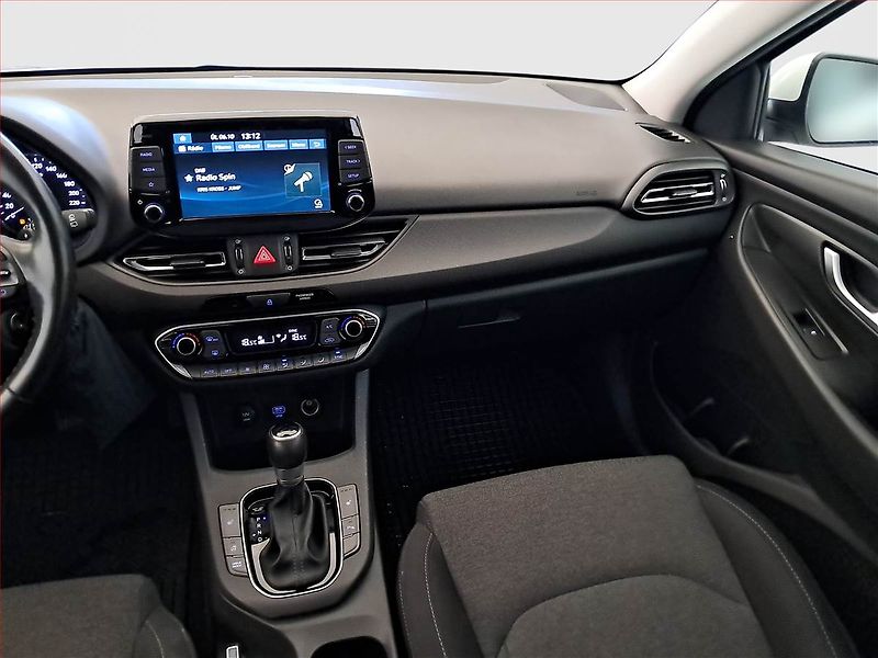 Hyundai i30 (2021) 1.0 T-GDI, Automat, ČR,1.maj - fotka 8 z 19