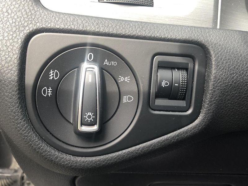 Volkswagen Golf (2013) 1,6TDI DSG Comfortl. Nez. top. - fotka 48 z 65