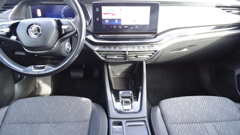 Škoda Octavia Kom.2.0TDi taž.zař. Style plus - fotka 4 z 25