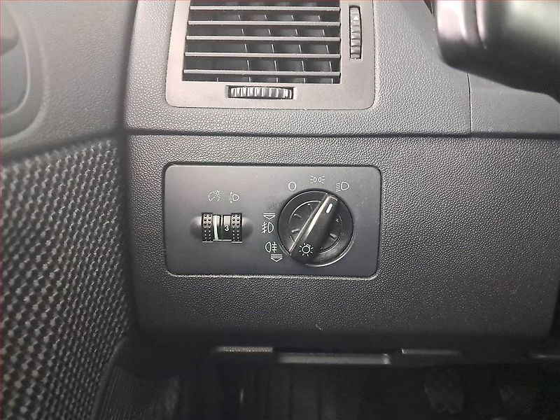Škoda Fabia (2005) 1.2 12V, Tažné, jezdí výborně - fotka 14 z 15