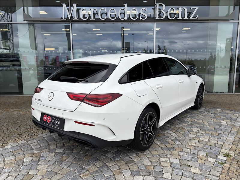 Mercedes-Benz CLA 250e Shooting Brake*AMG - fotka 23 z 28