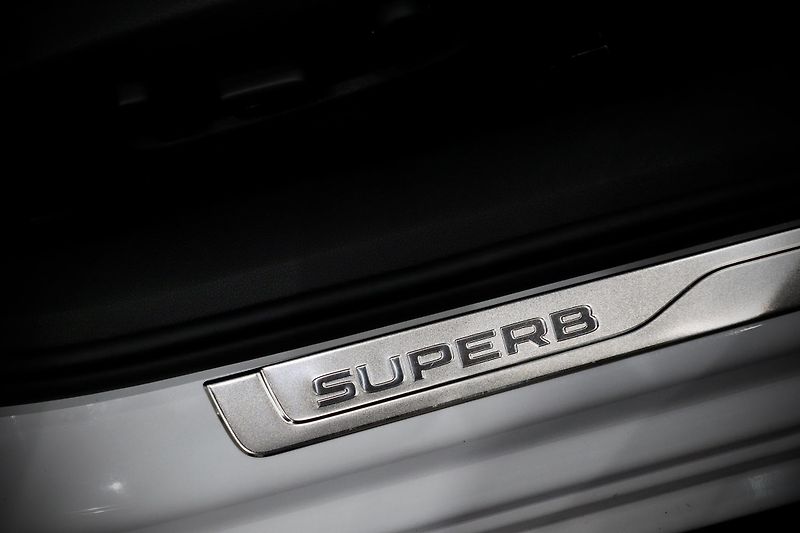 Škoda Superb 3 FL Combi 2.0 TDI 110 kW DSG - fotka 48 z 48