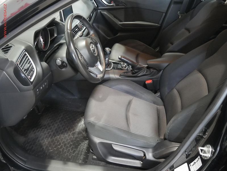 Mazda 3 (2014) 2.0 i, ČR, Navi, xenon - fotka 9 z 18