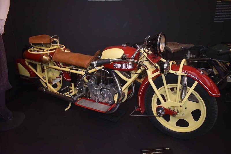 Cestovní z roku 1930.