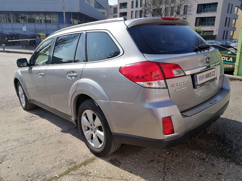 Subaru Outback (2010) 2.5i Comfort MY2010 - fotka 7 z 10