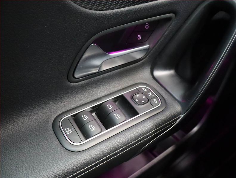 Mercedes-Benz Třídy A (2024) A 200 d - fotka 19 z 22