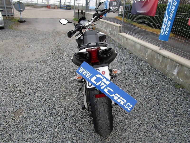 Aprilia 750 ABS  Dorsoduro - fotka 5 z 25