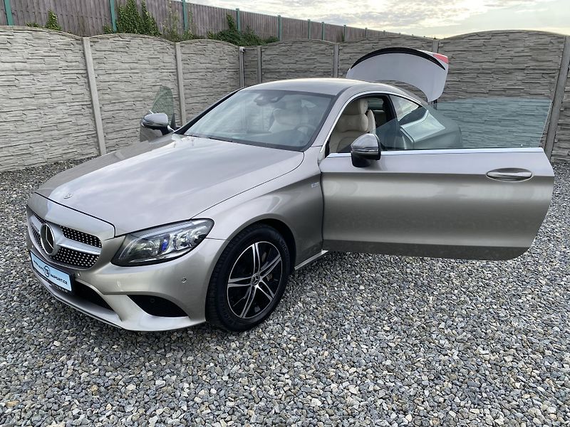 Mercedes-Benz Třídy C C 400 COUPE 4MATIC 51.000KM - fotka 129 z 149