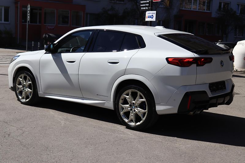 BMW X2 M35i XDRIVE U10 221kW DPH ČR - fotka 14 z 49