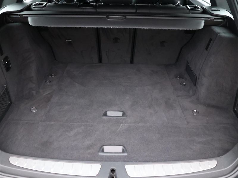 BMW Řada 3 3,0 330d xDrive 190kW M-paket - fotka 10 z 35