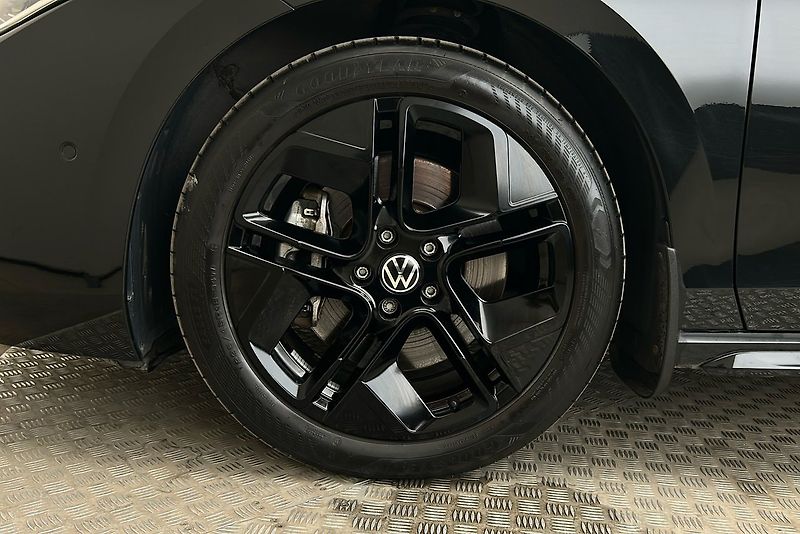 Volkswagen Passat TDI 4M R-Line DCC NezT IQ 360 - fotka 8 z 27