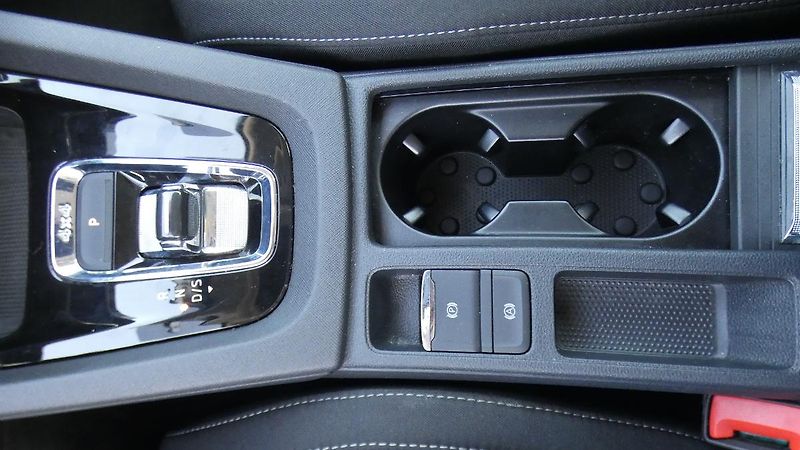 Škoda Octavia Combi 2,0 TDI Style 4x4 DSG 11 - fotka 19 z 26