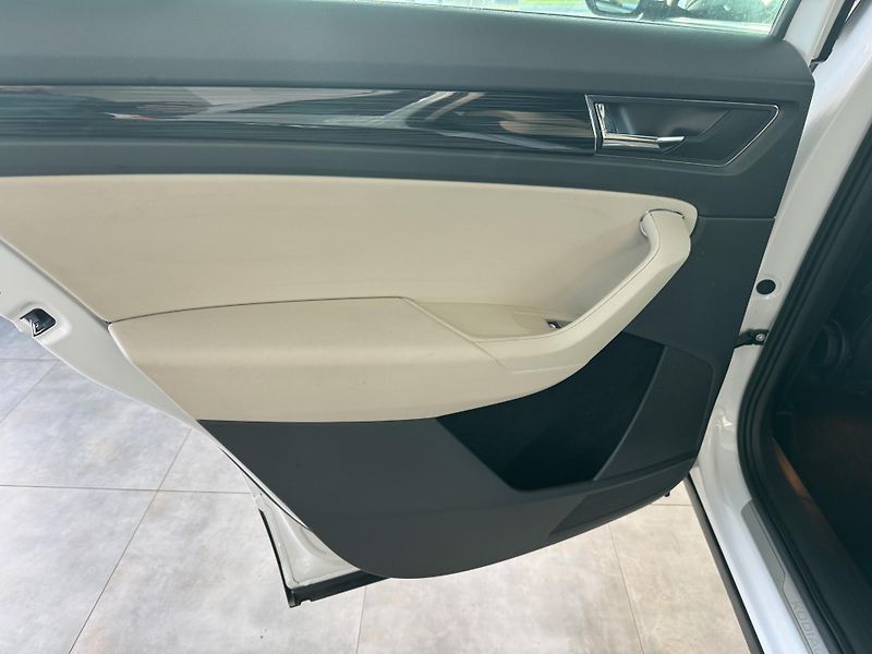 Škoda Kodiaq (2017) 2,0TDi DSG 4x4 NAVI ACC LED - fotka 18 z 36