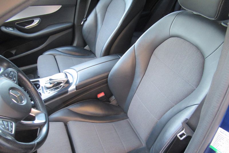 Mercedes-Benz Třídy C 220 CDi AUTOMAT TAŽNÉ  - fotka 12 z 24